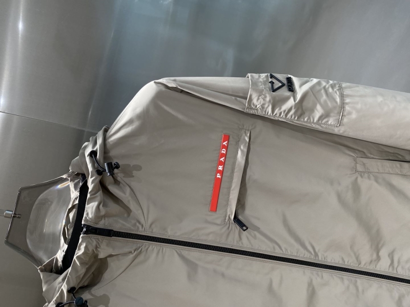 Pra*a outwear